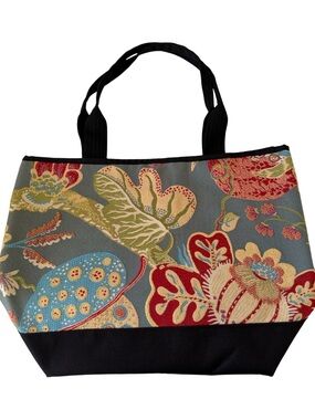 Spicer Bags Signature Tote, in beautiful fan favorite floral fabric!